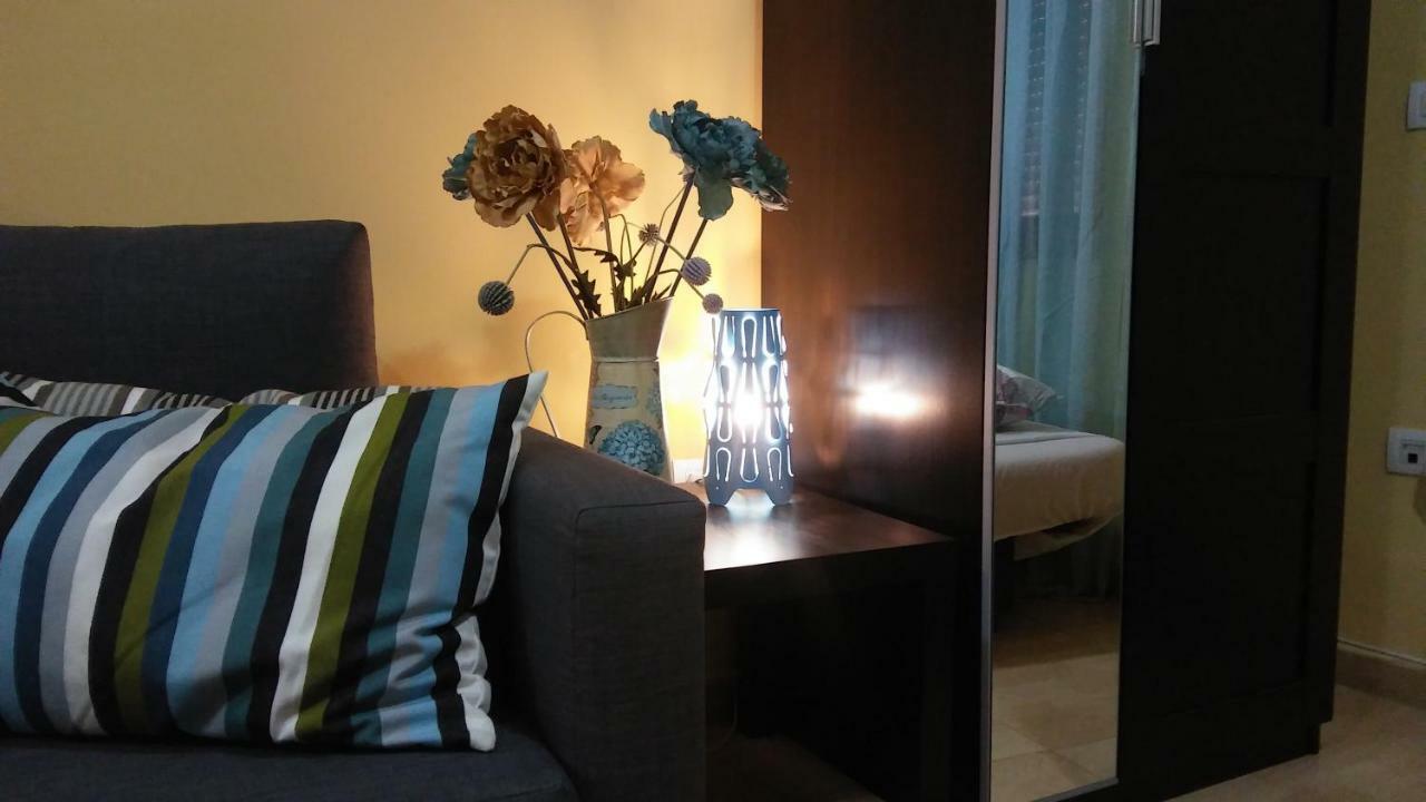 Apartamento Domingo Lozano มาลากา ภายนอก รูปภาพ